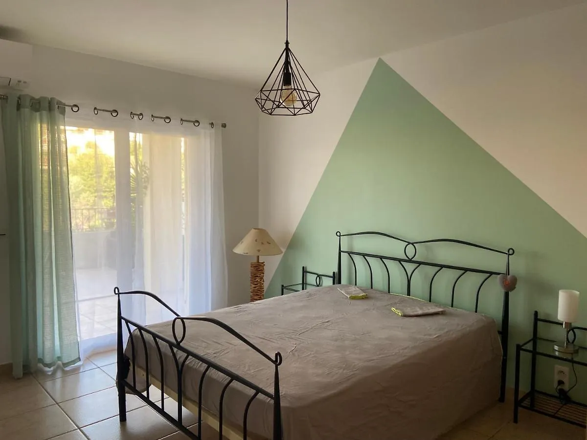 Tres Bel Appartement Entier Proche De La Mer 2 Chambres 1 Salon Vallauris 0*,  France